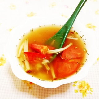 オリーブ＆バジル風味♪トマトとえのきのスープ